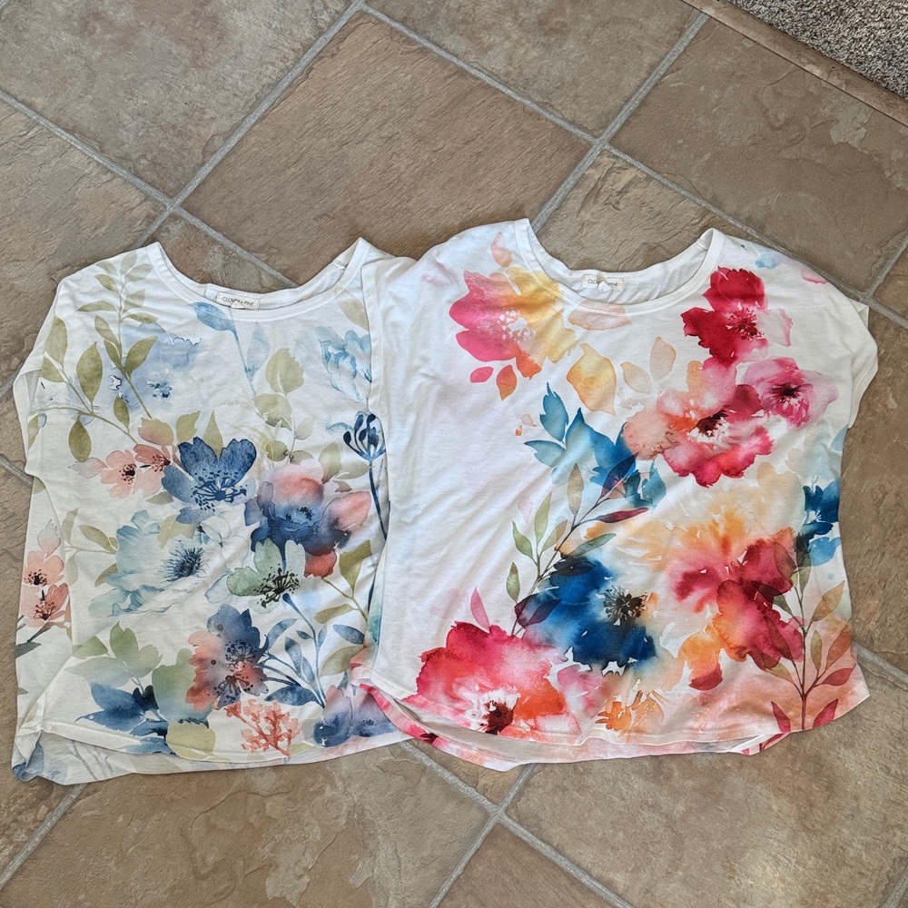 Set of 2 - Clover & Pine Floral Print T-Shirts